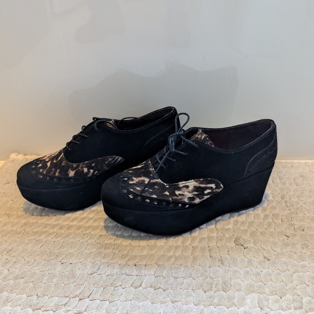 Stuart Weitzman Black and Animal Print Platform Shoes - Picture 2 of 8